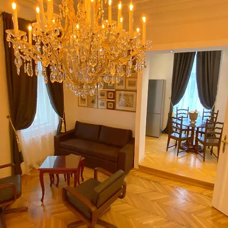 7Th Heaven Vienna Center Apartments-2